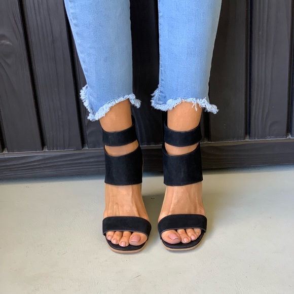 NEW Black Genuine Leather Thick Ankle Strap Sandal - Picture 4 of 8